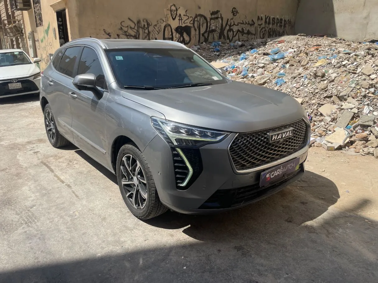 Car image 3