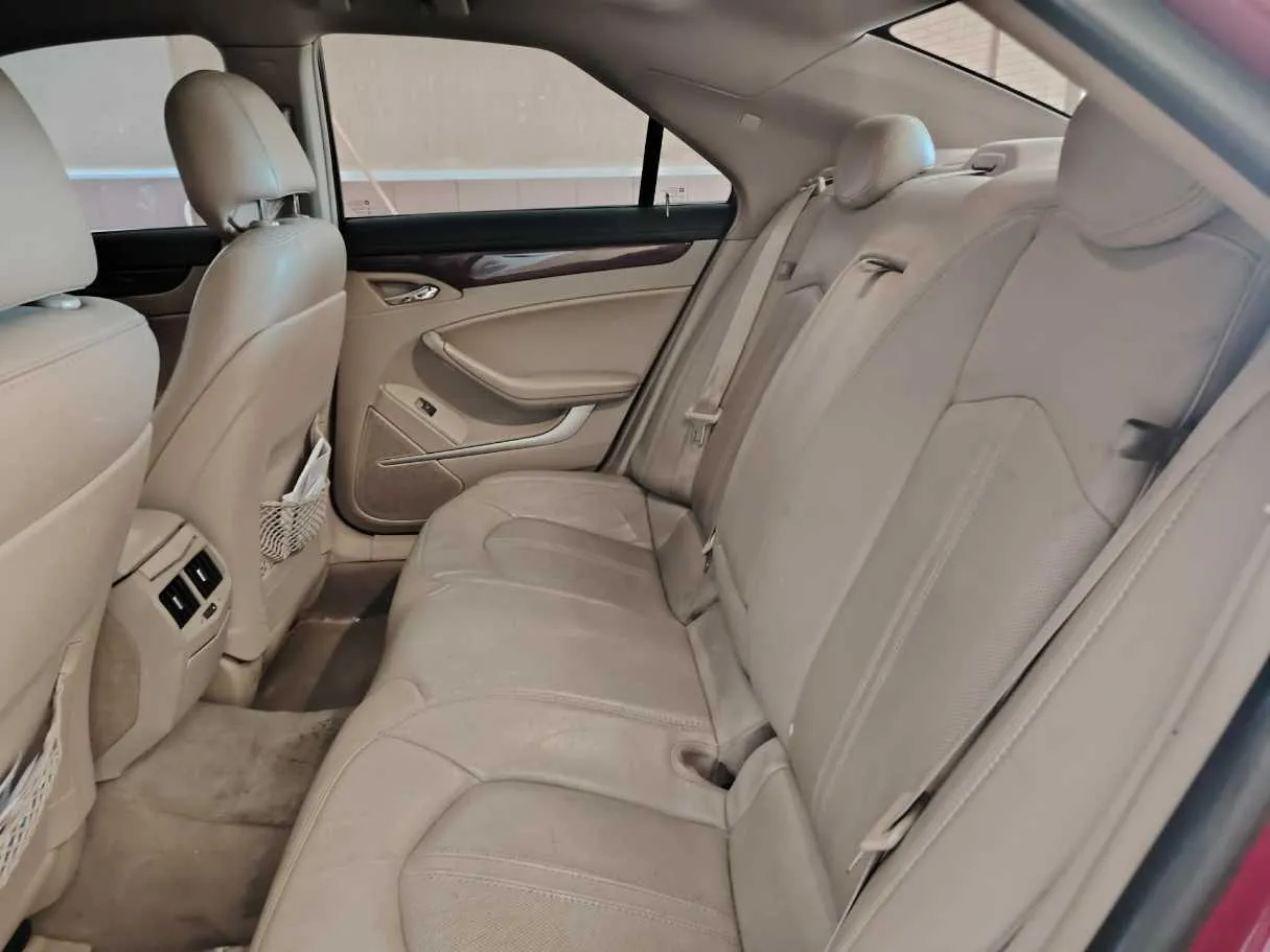 Car image 18