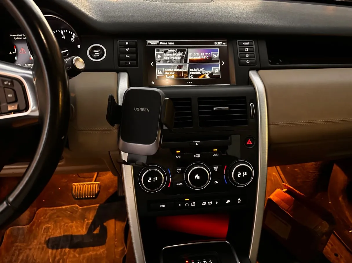 Car image 19