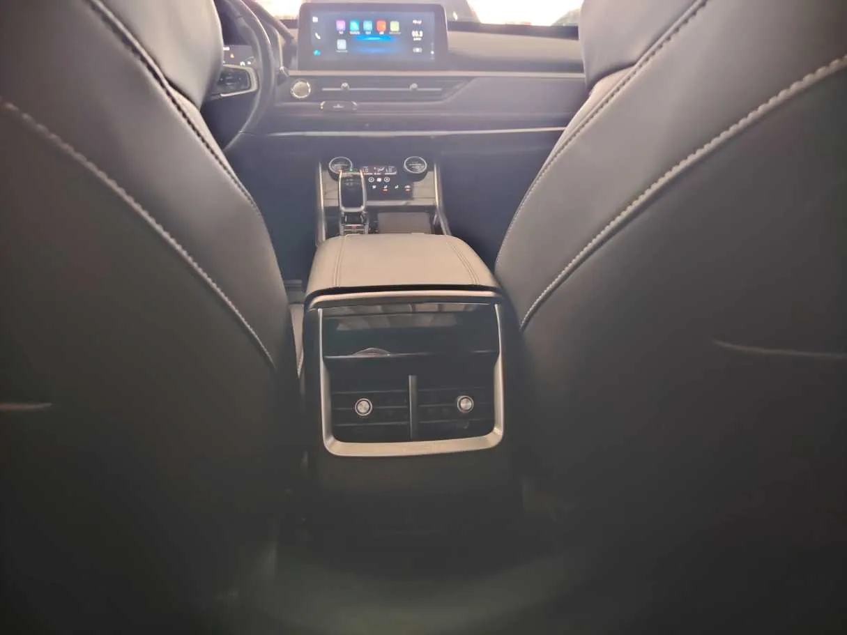 Car image 31