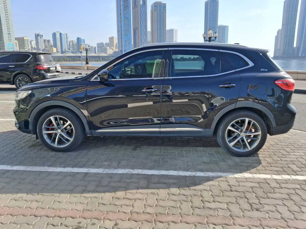 Car image 4