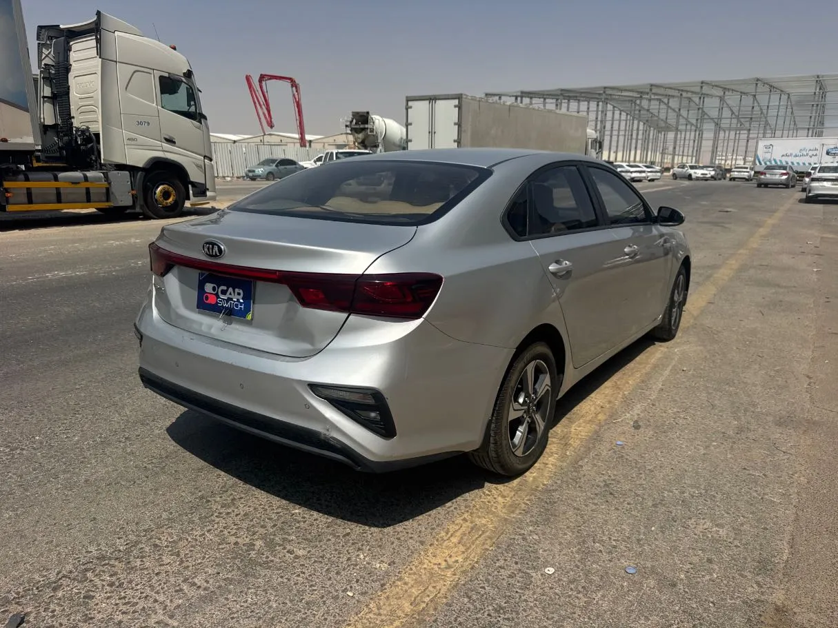 Car image 5