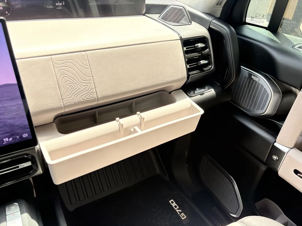 Car image 26