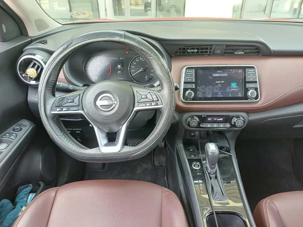 Car image 16