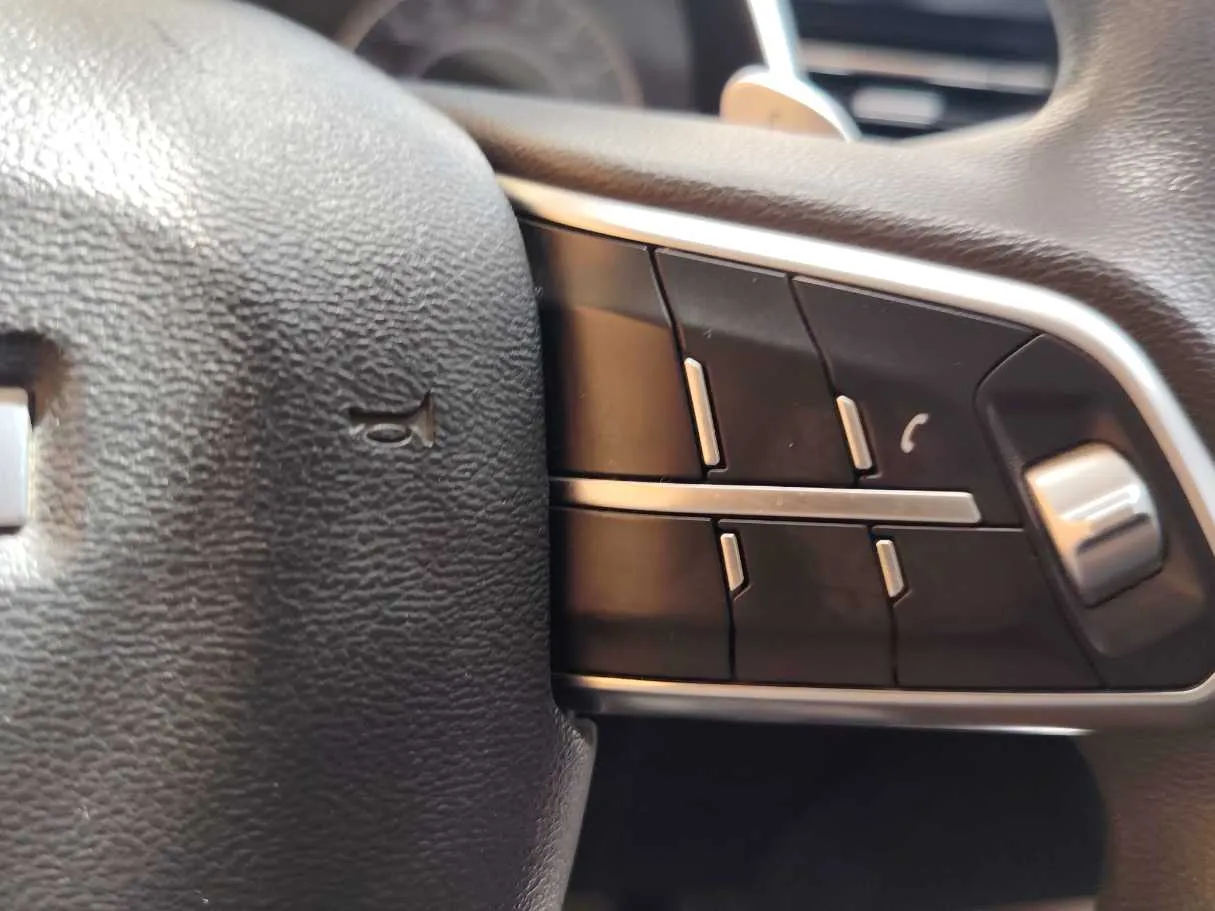 Car image 33