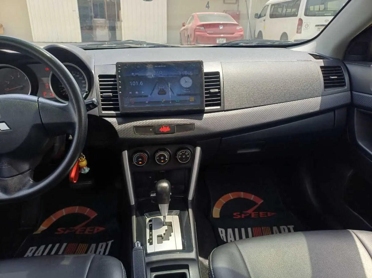 Car image 16