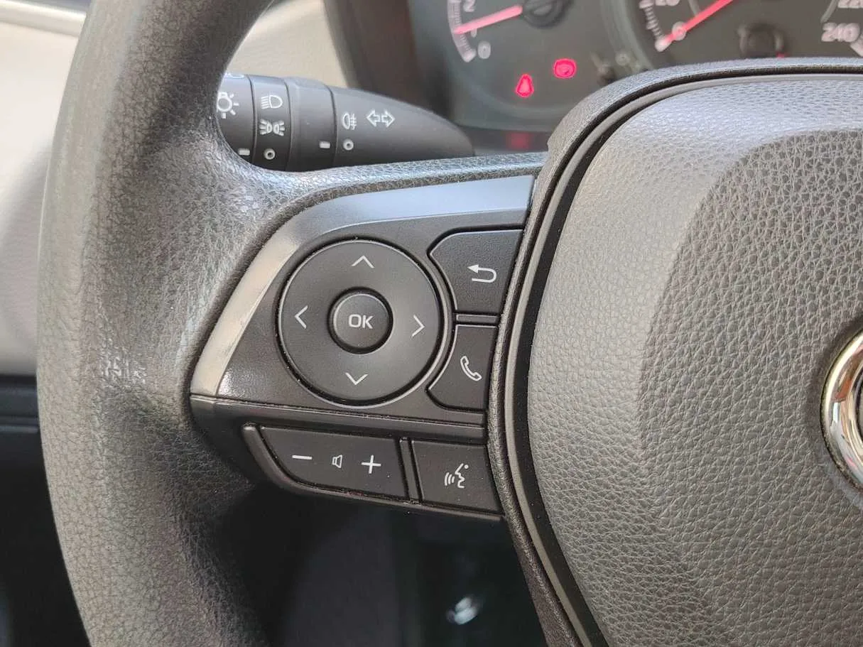 Car image 26