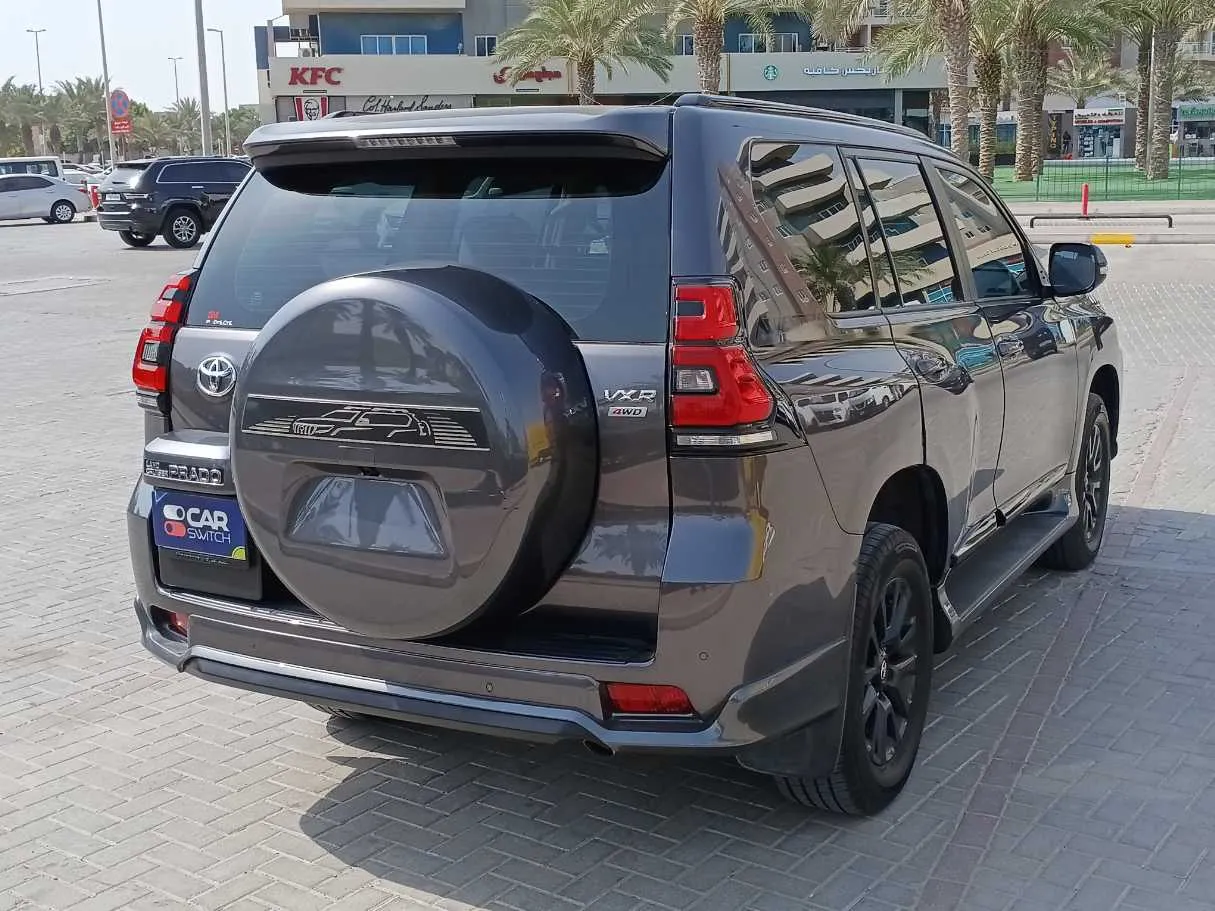 Car image 5