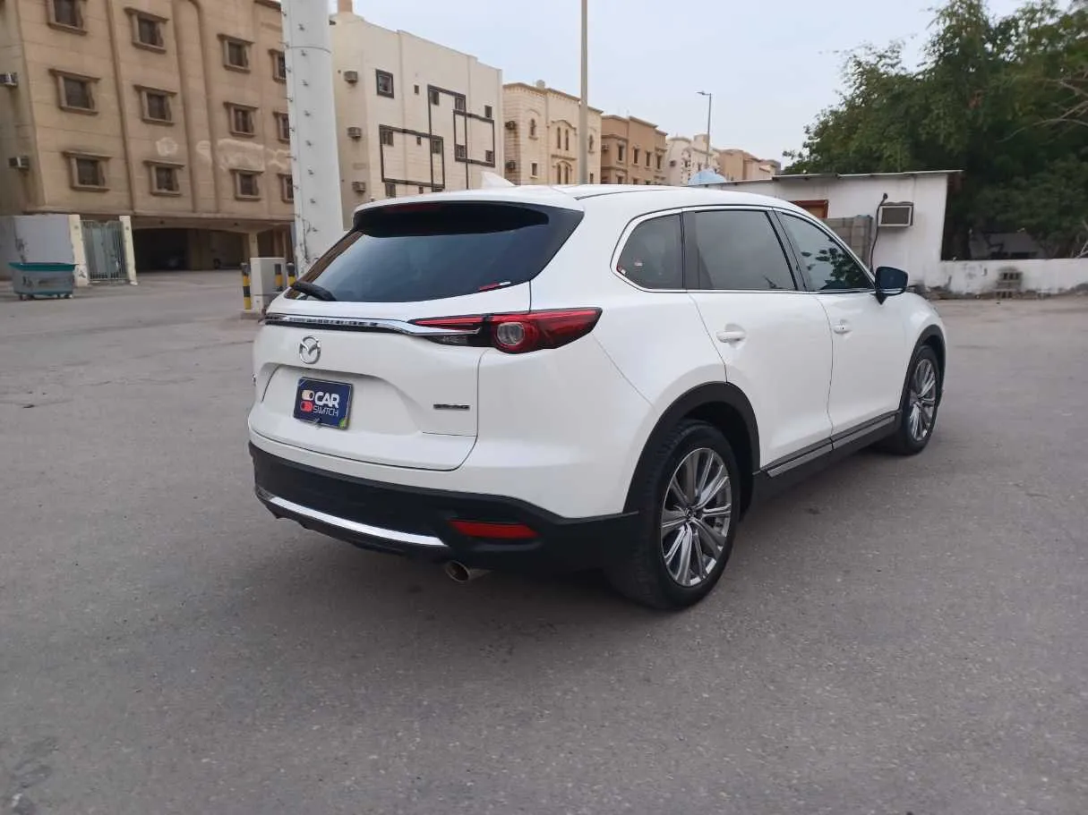 Car image 5