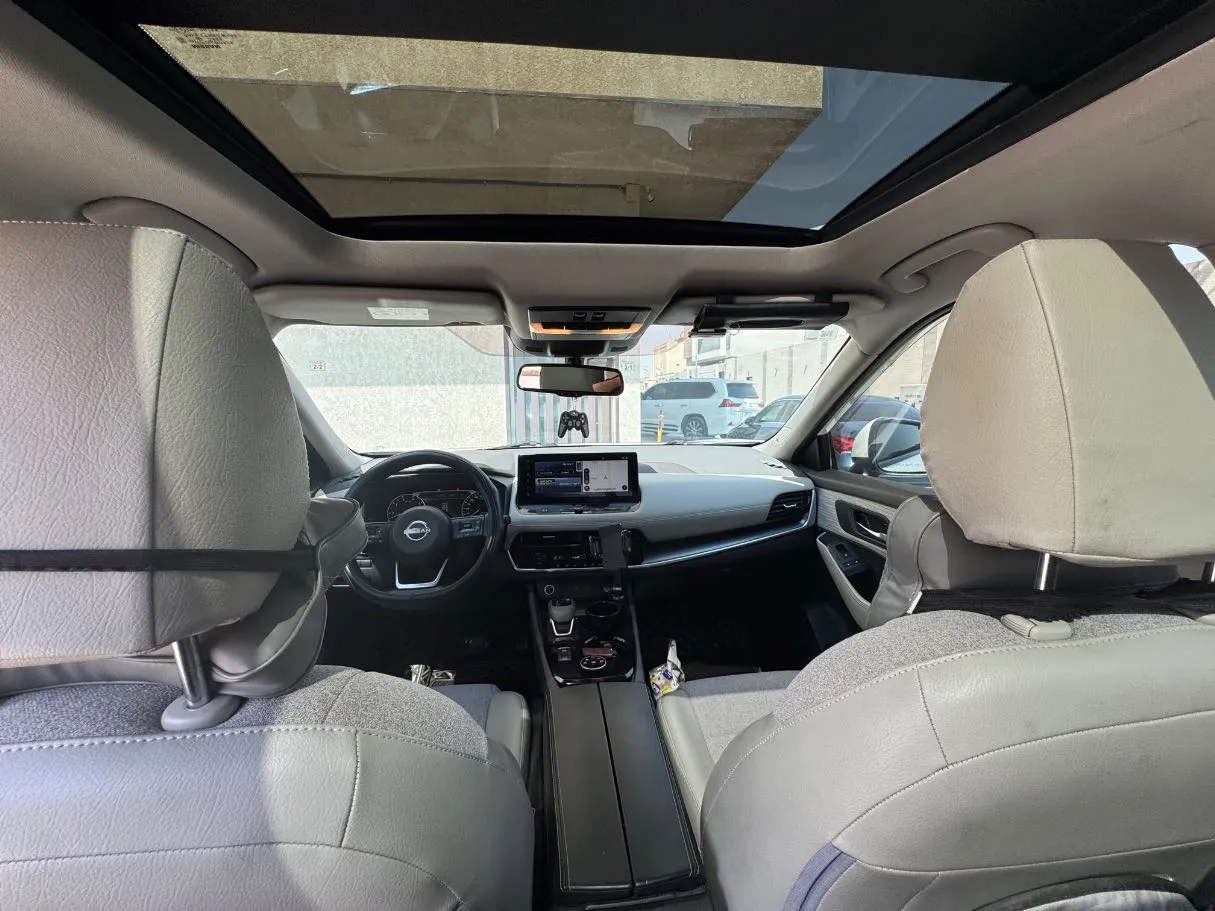 Car image 13