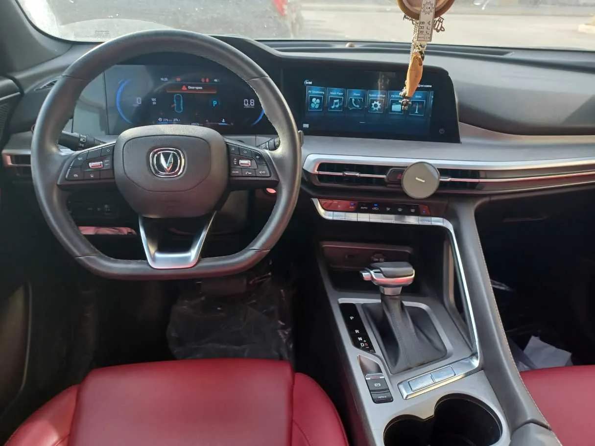 Car image 16