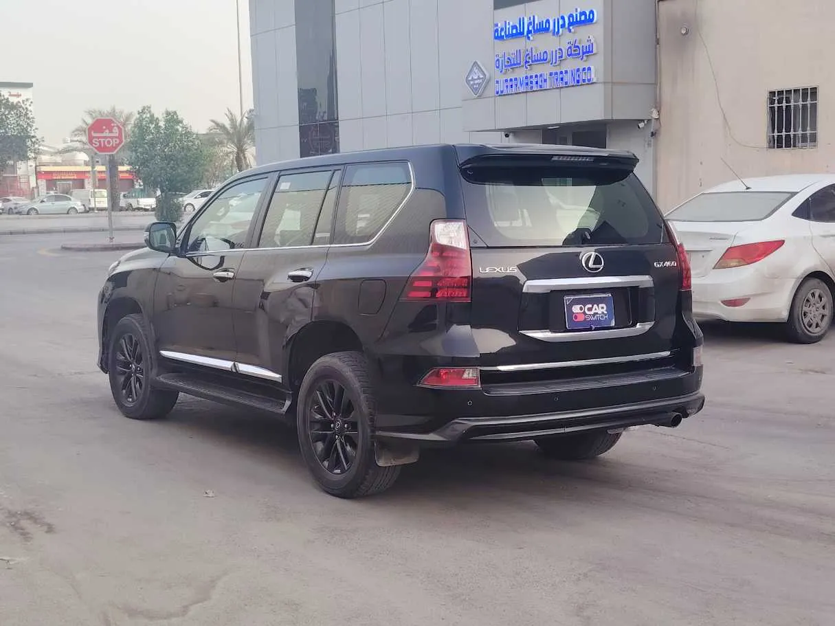 Car image 8
