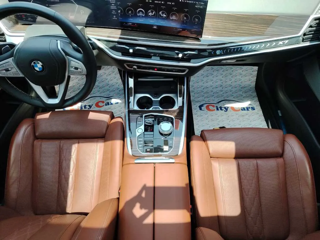 Car image 22