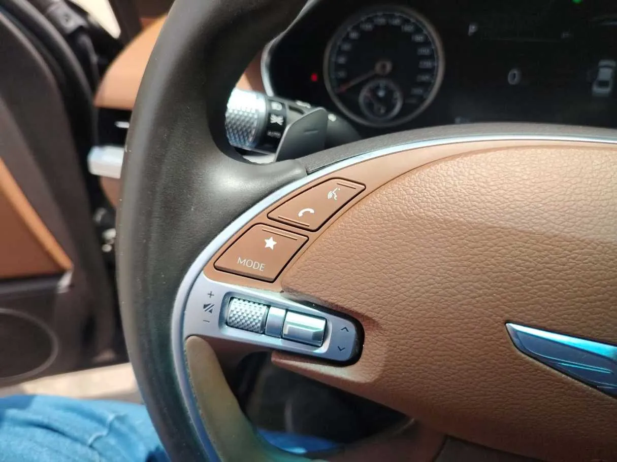 Car image 28