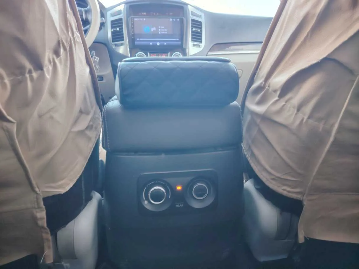 Car image 25