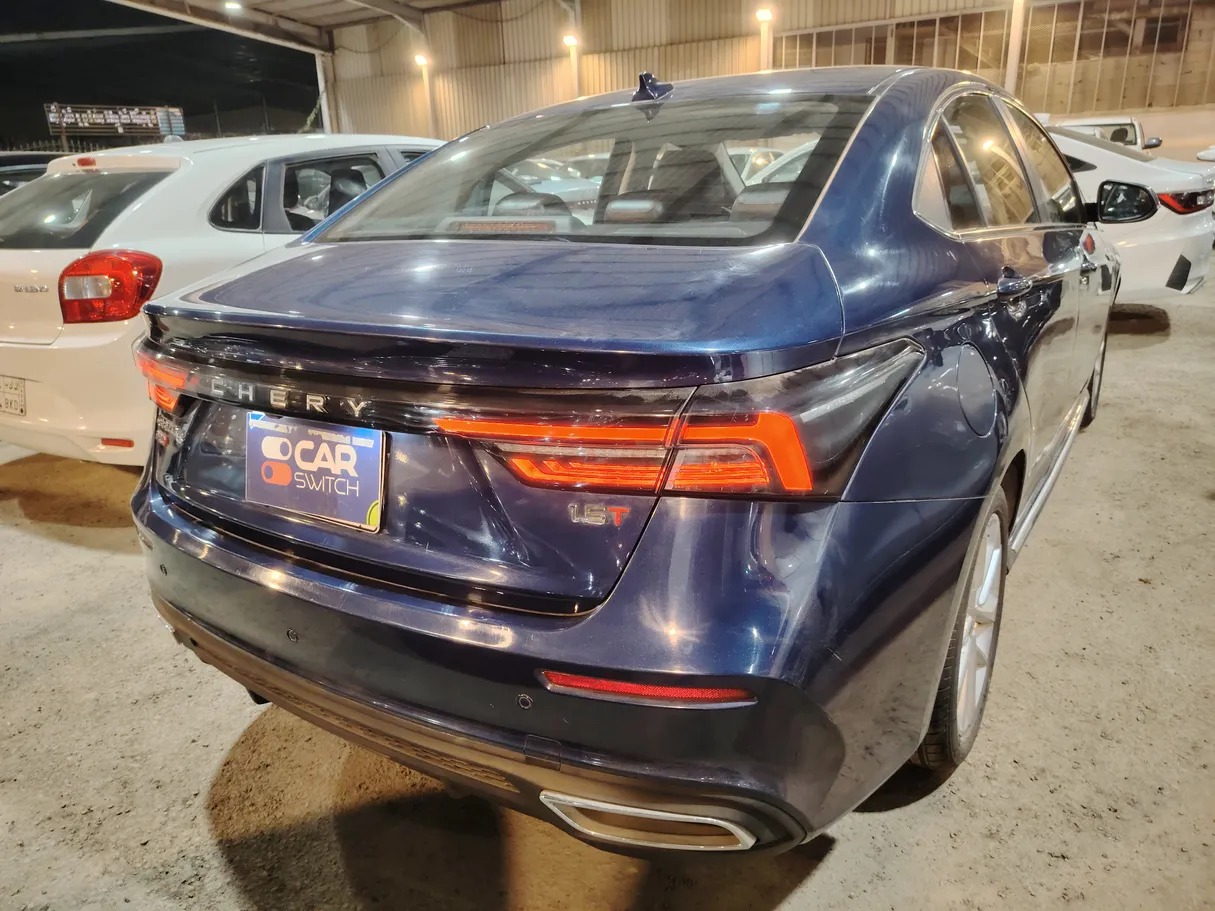 Car image 5