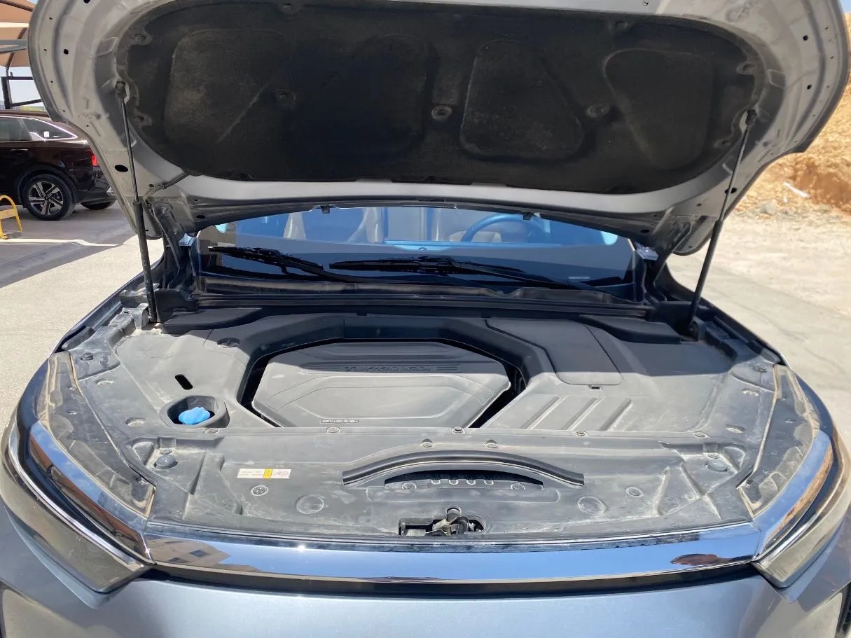 Car image 32
