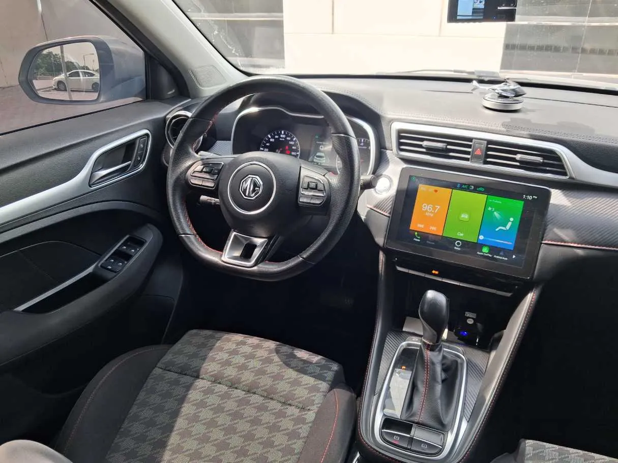 Car image 17
