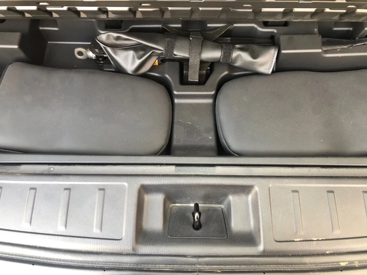 Car image 24