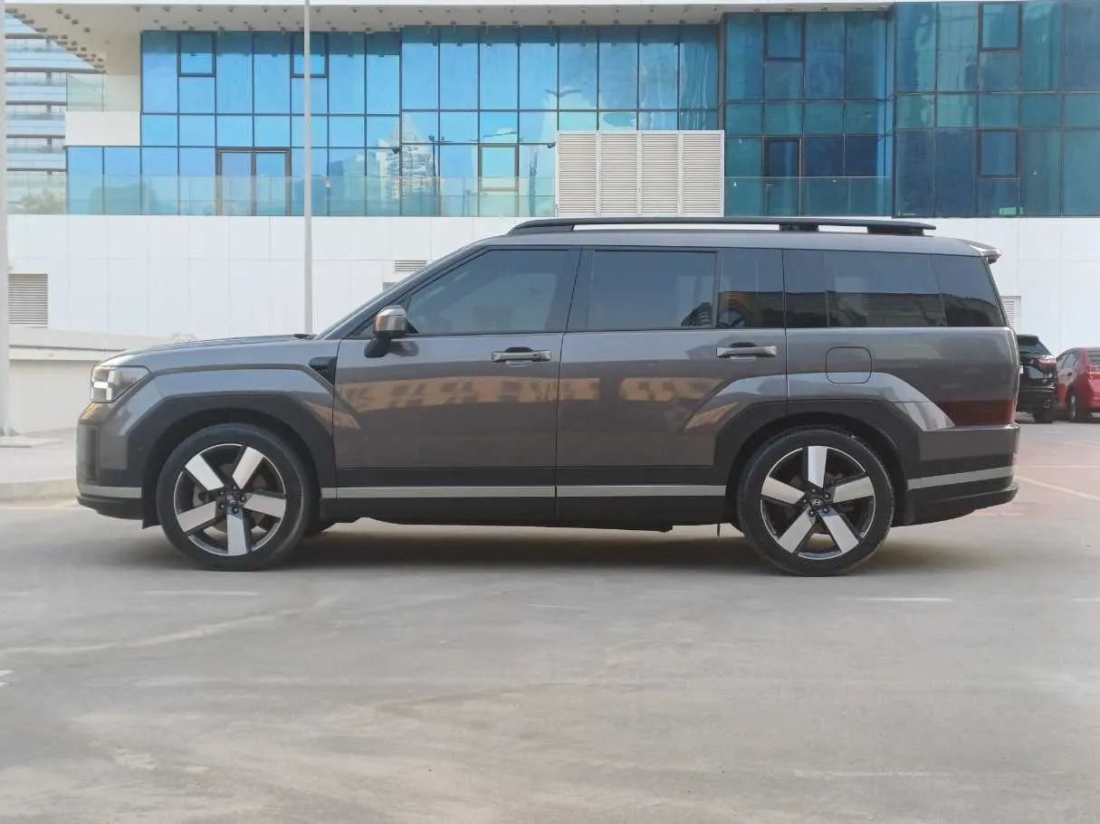 Car image 8