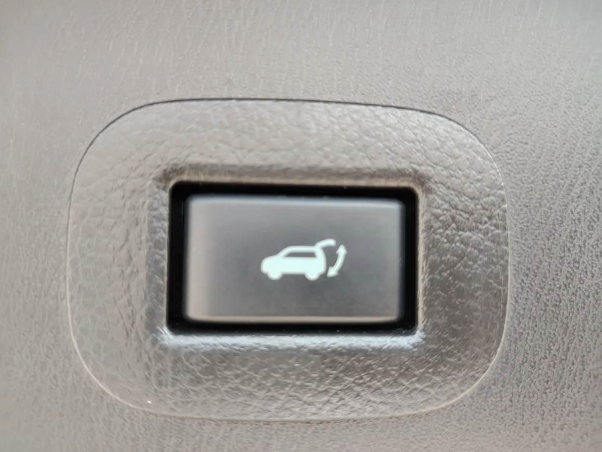Car image 33
