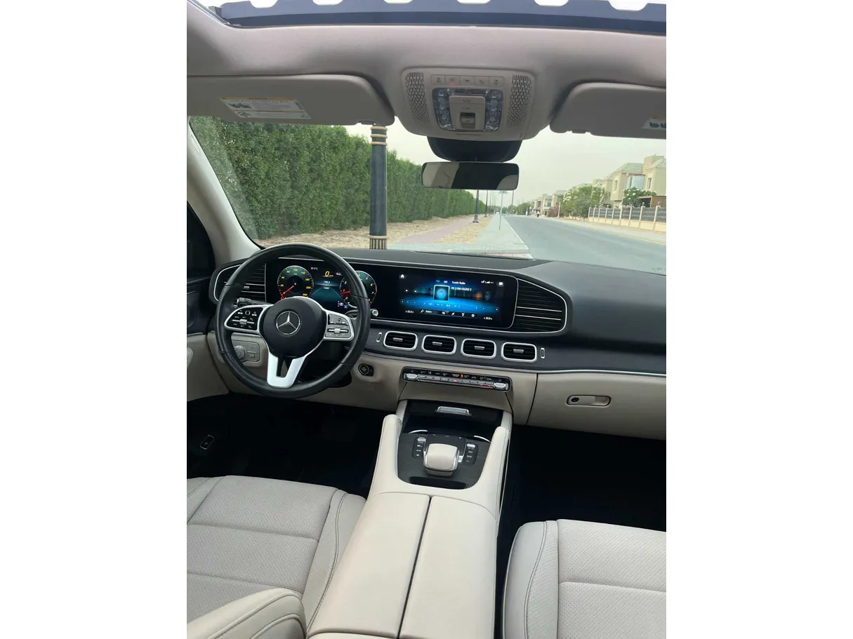 Car image 28