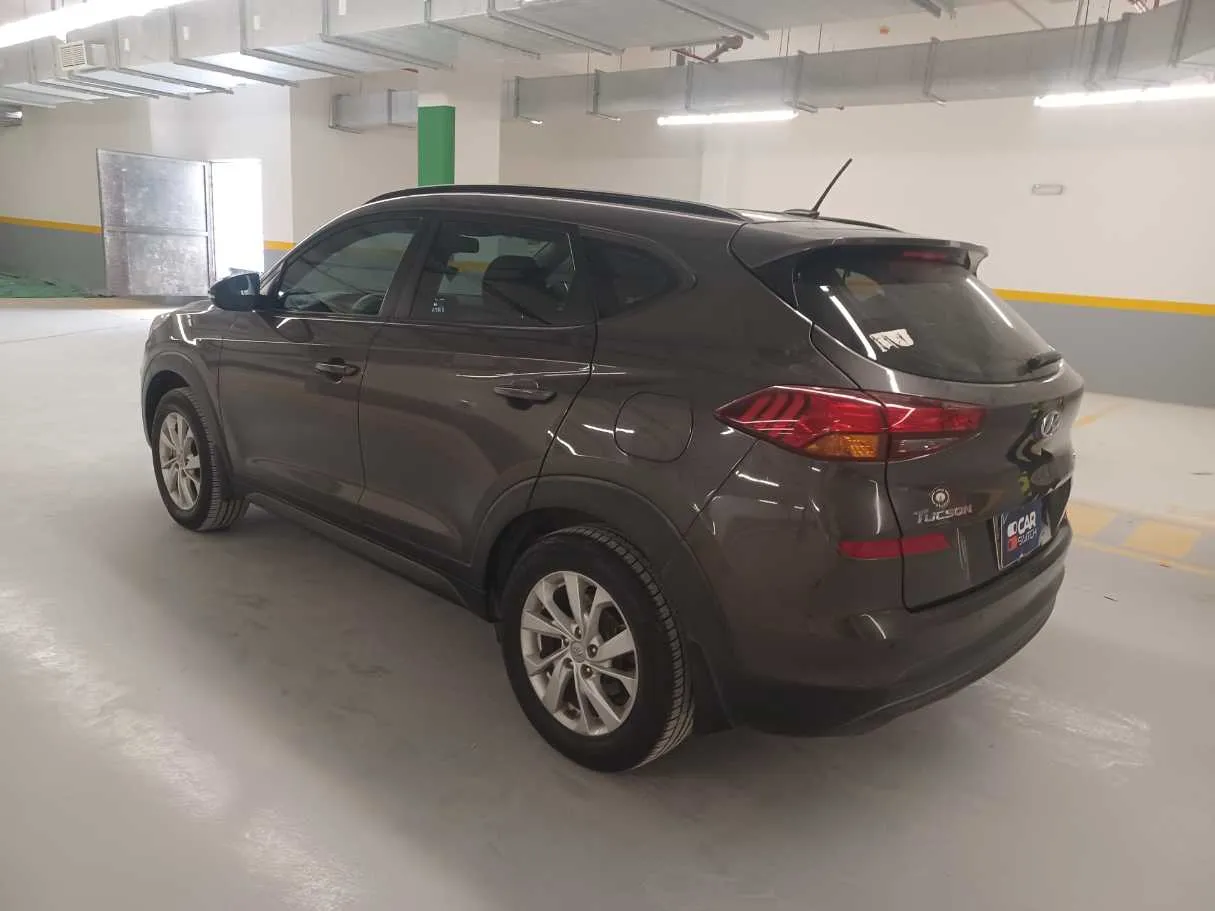 Car image 7