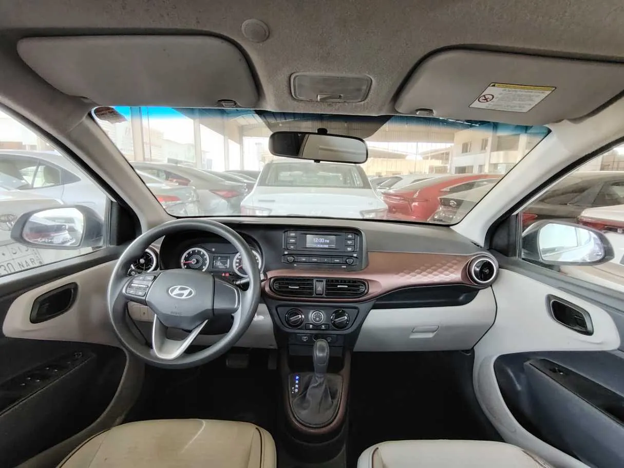 Car image 18