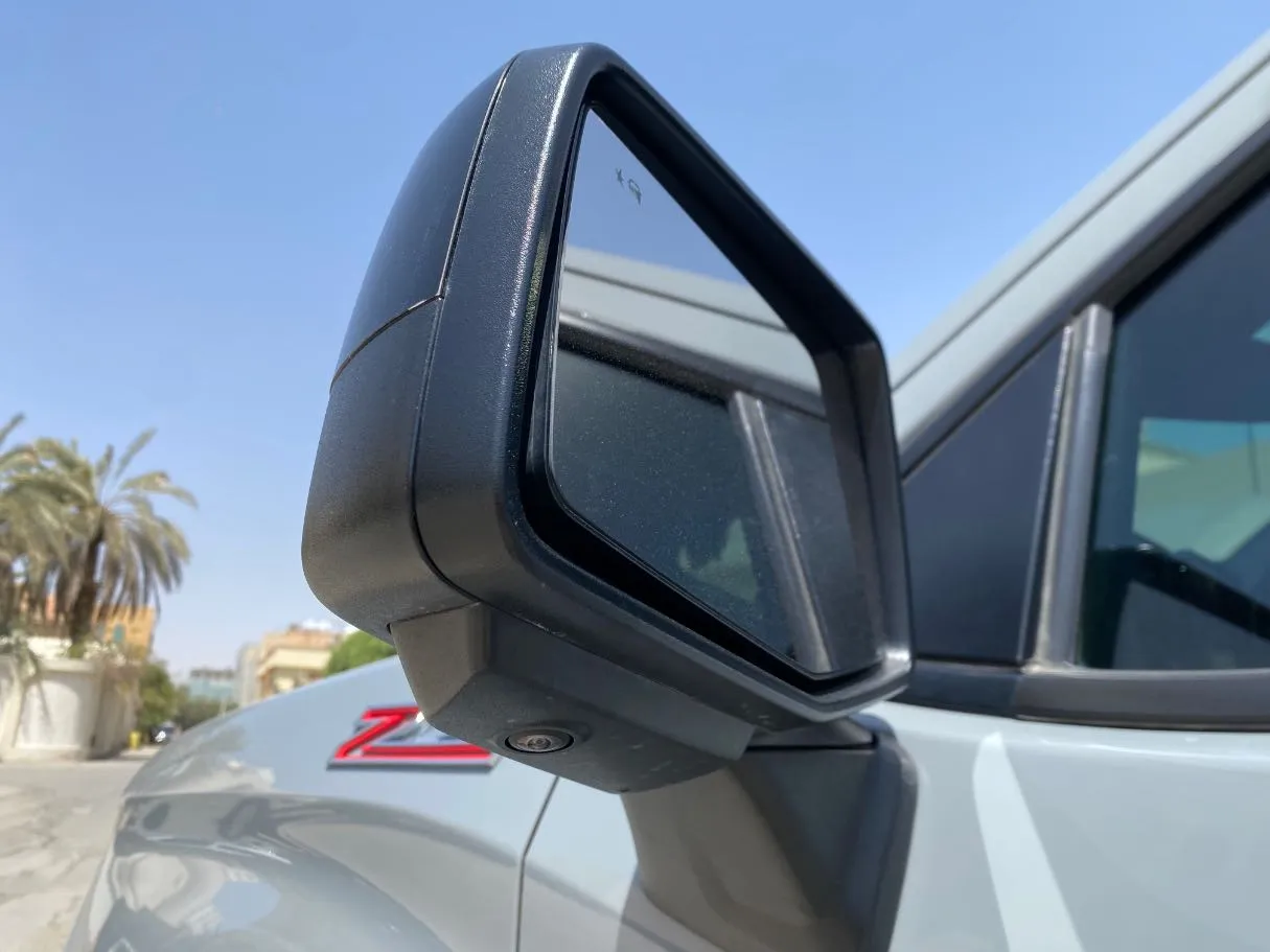 Car image 24