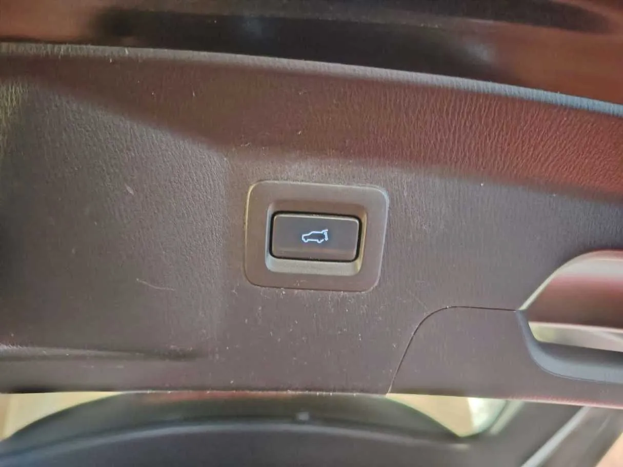Car image 45