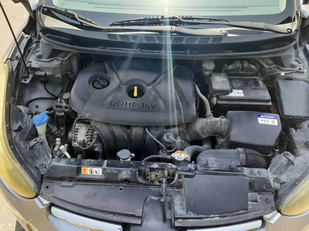 Car image 19