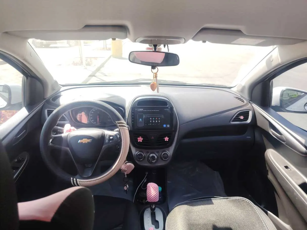 Car image 13