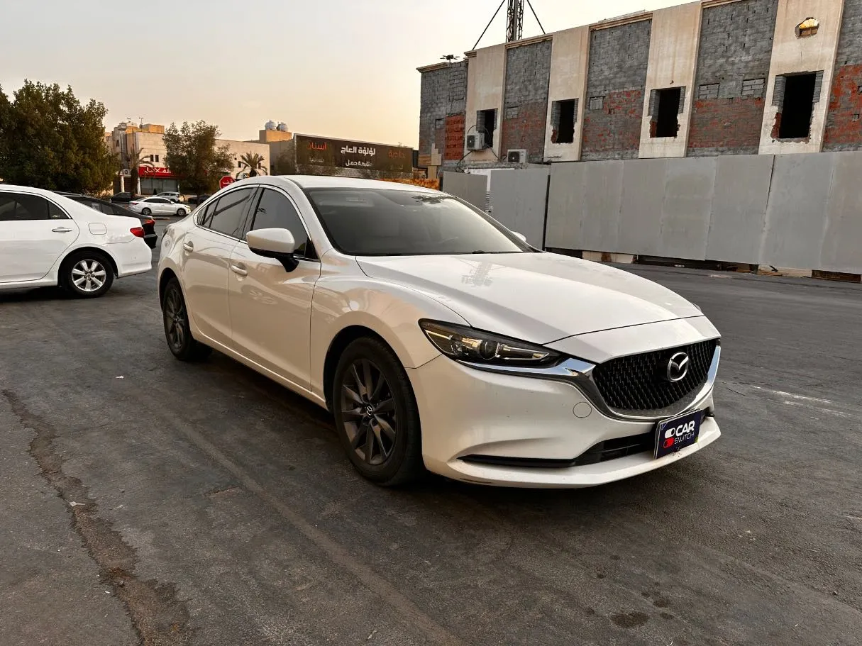 Car image 3