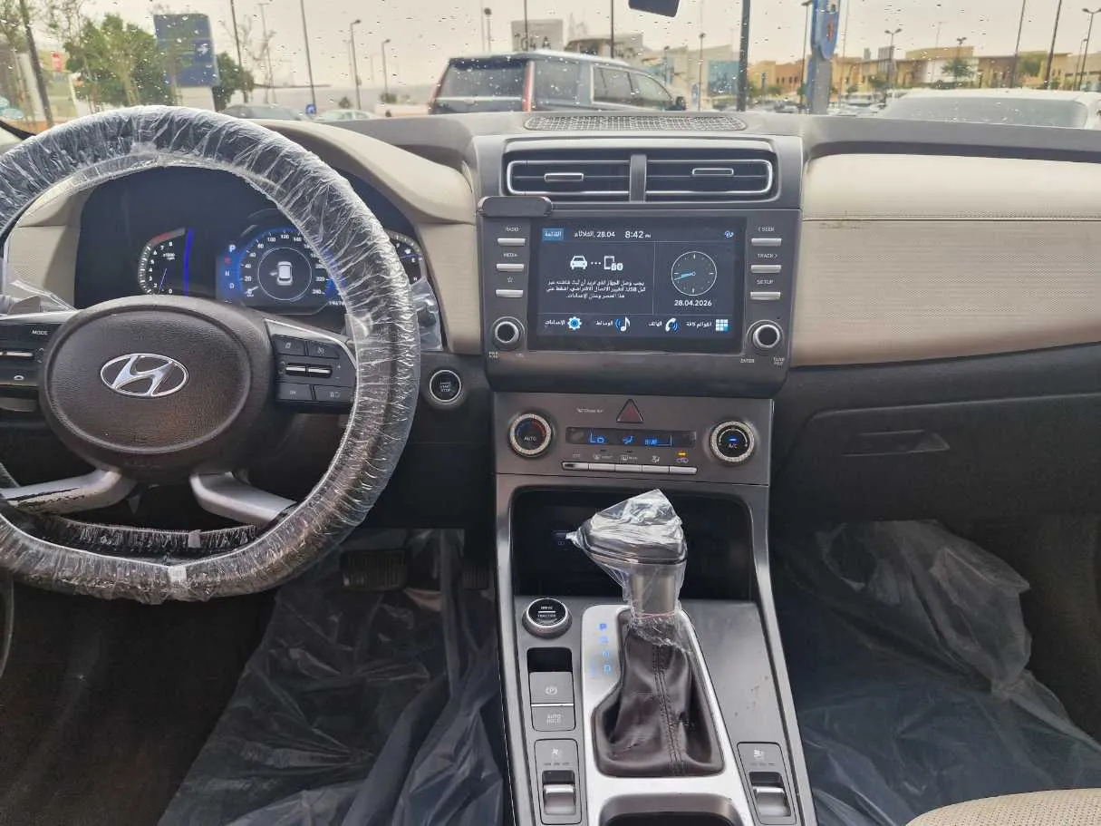 Car image 19