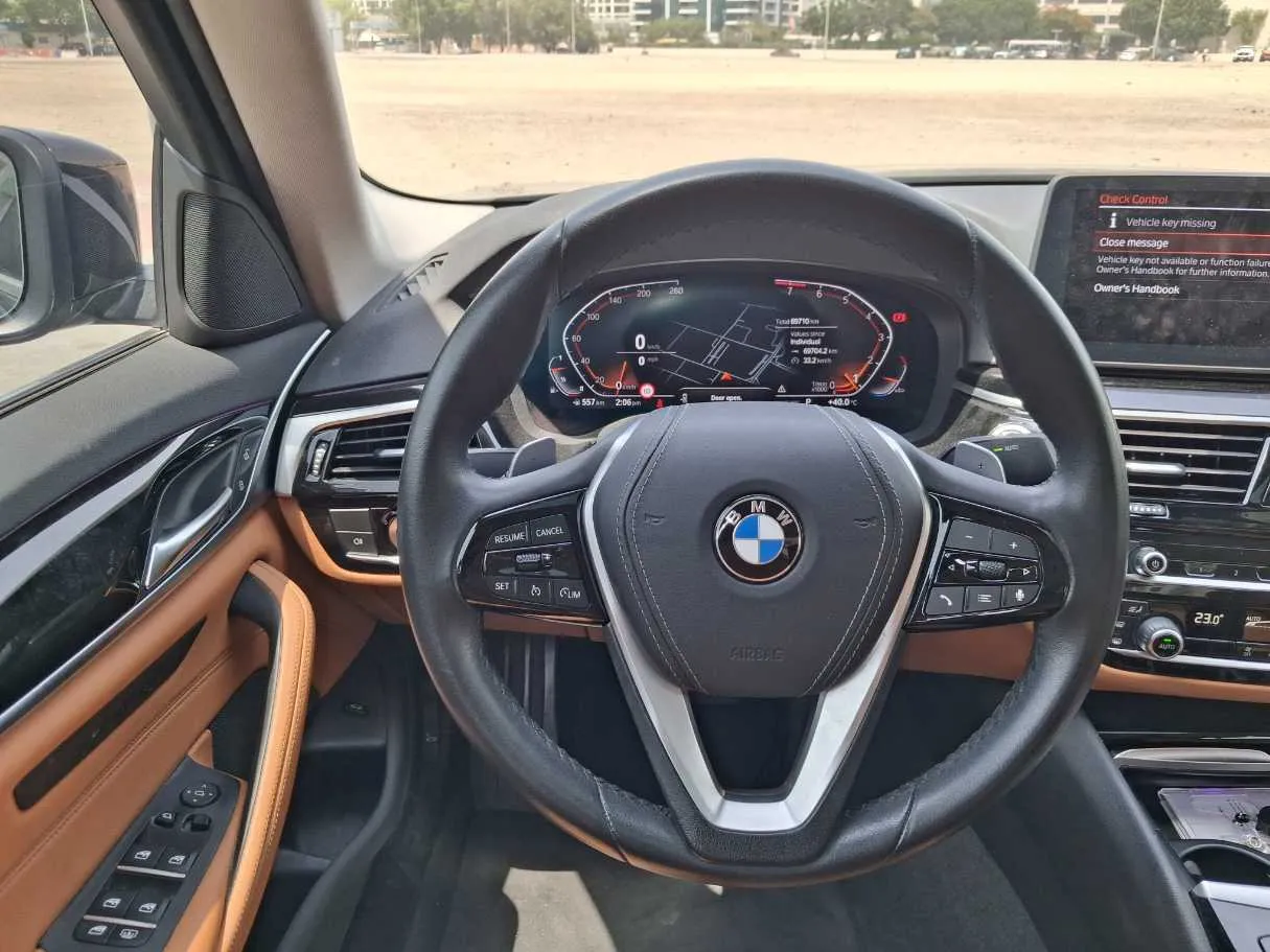 Car image 18