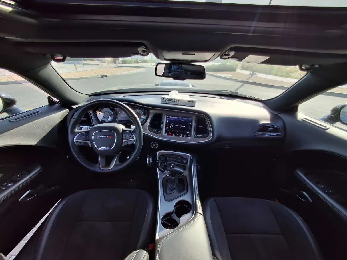 Car image 17