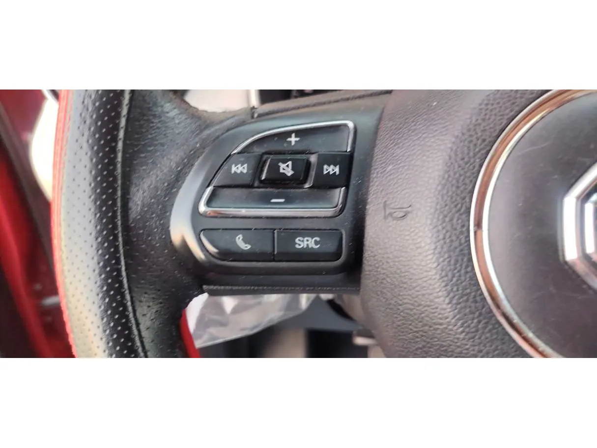 Car image 26