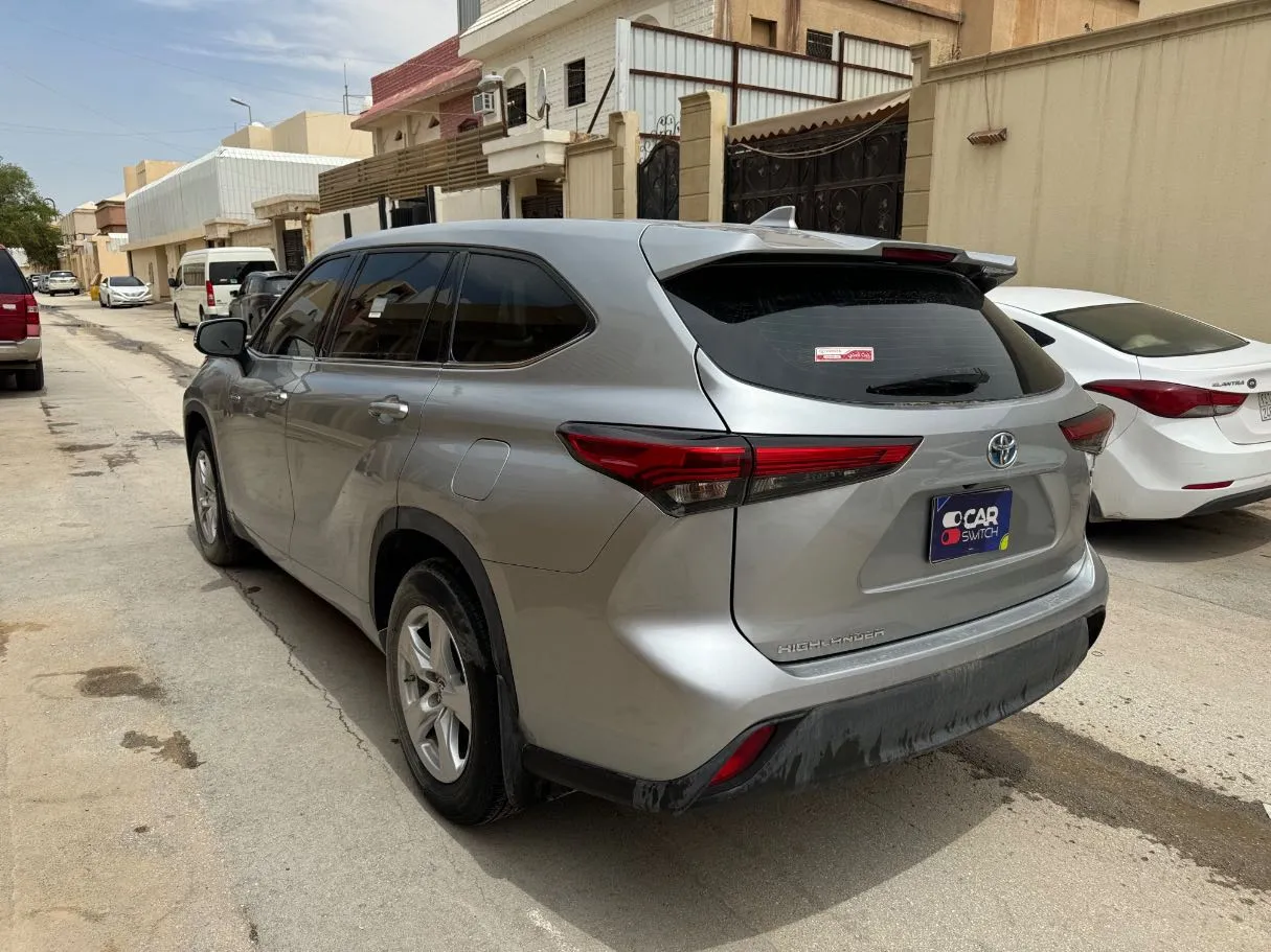 Car image 7