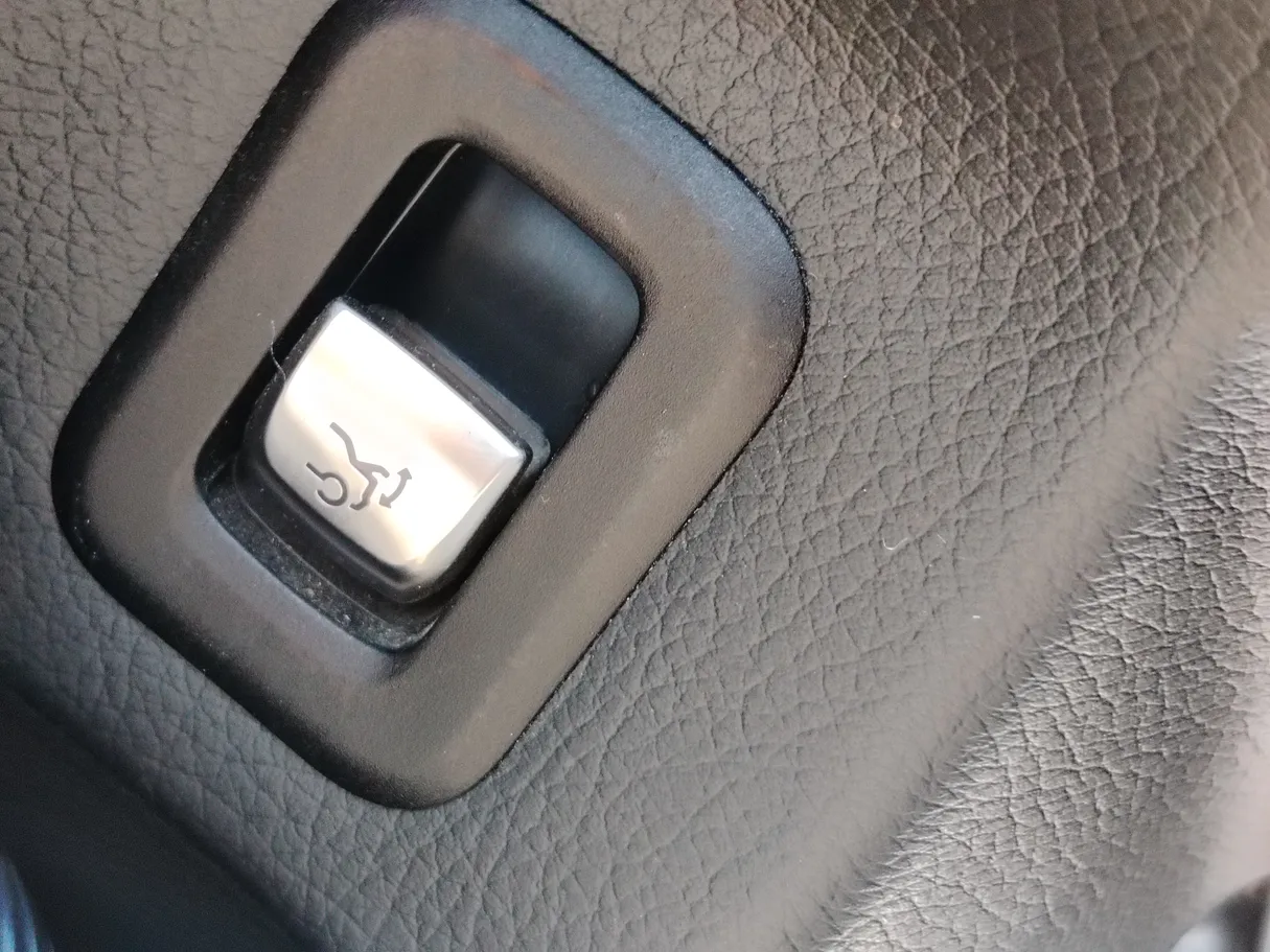 Car image 29