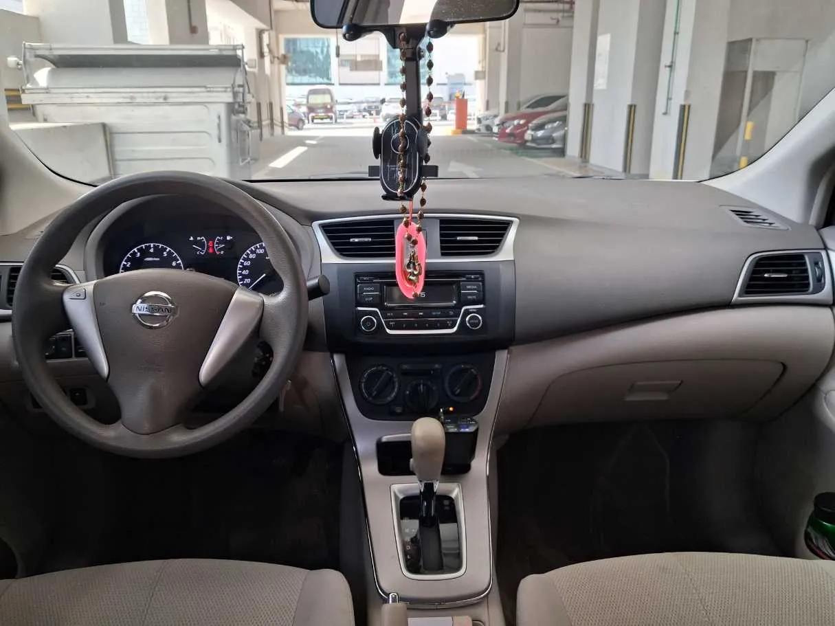 Car image 13