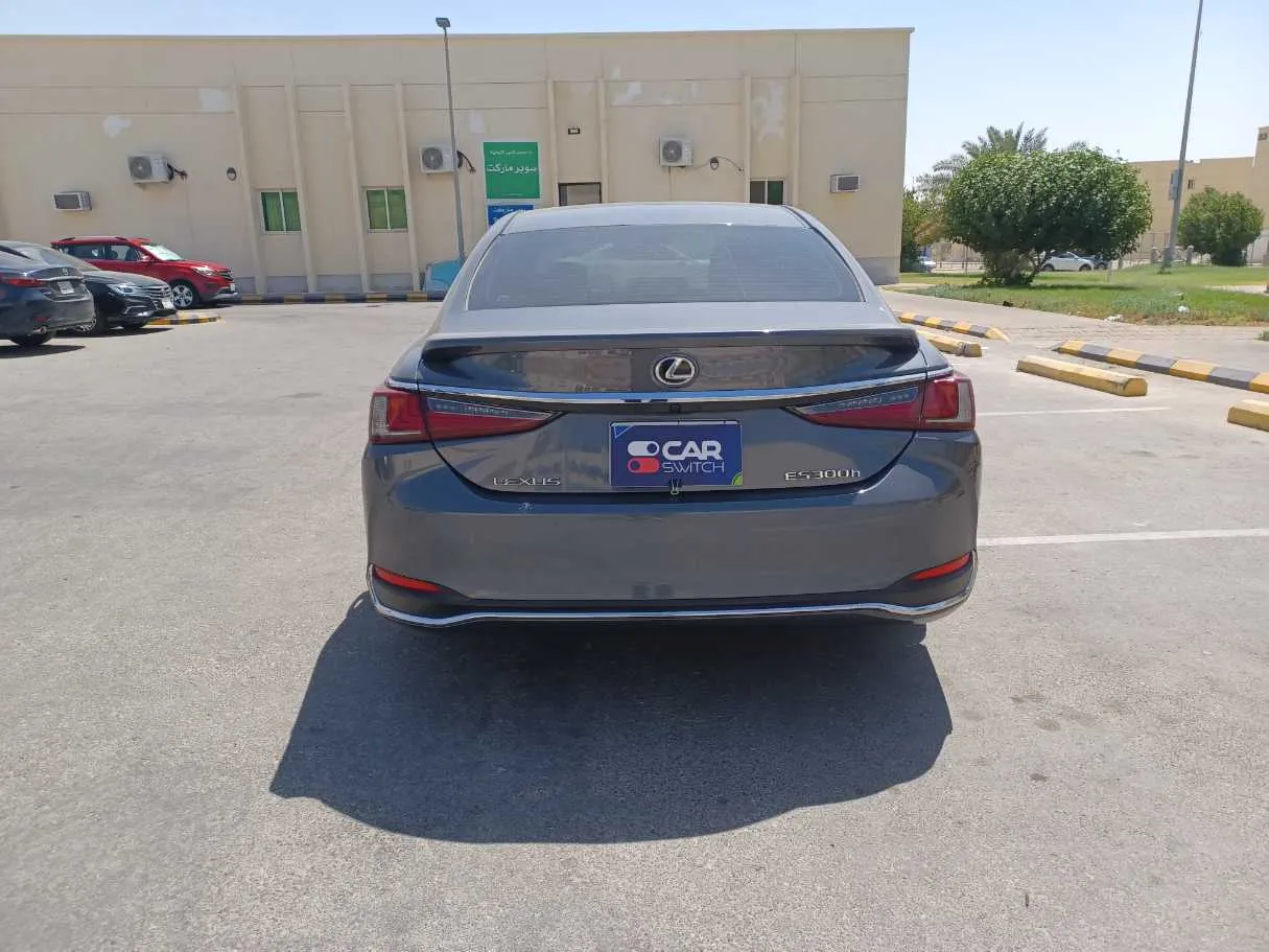Car image 6