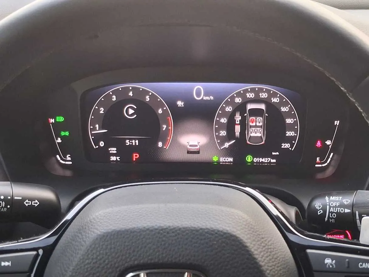 Car image 16