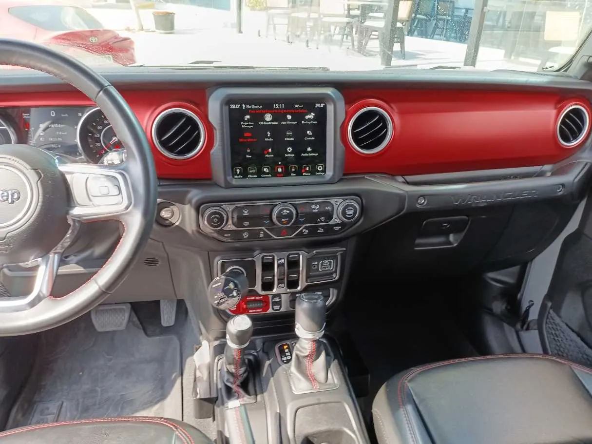 Car image 15
