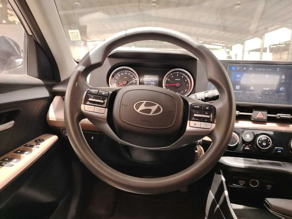 Car image 22