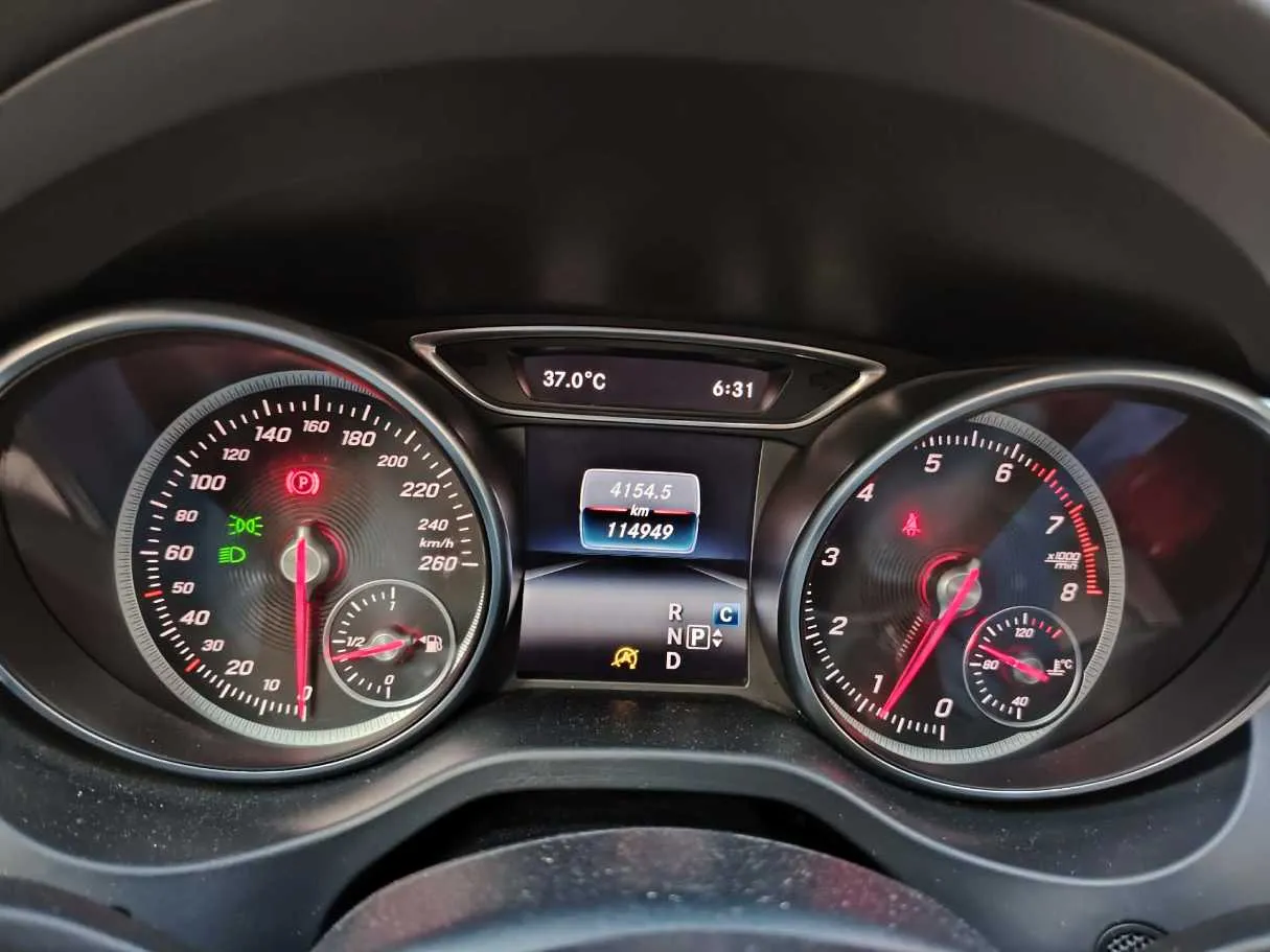 Car image 29