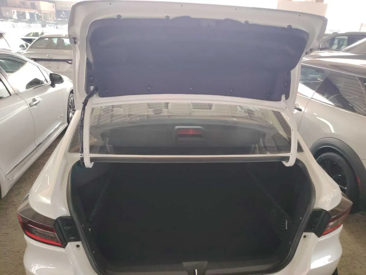 Car image 31