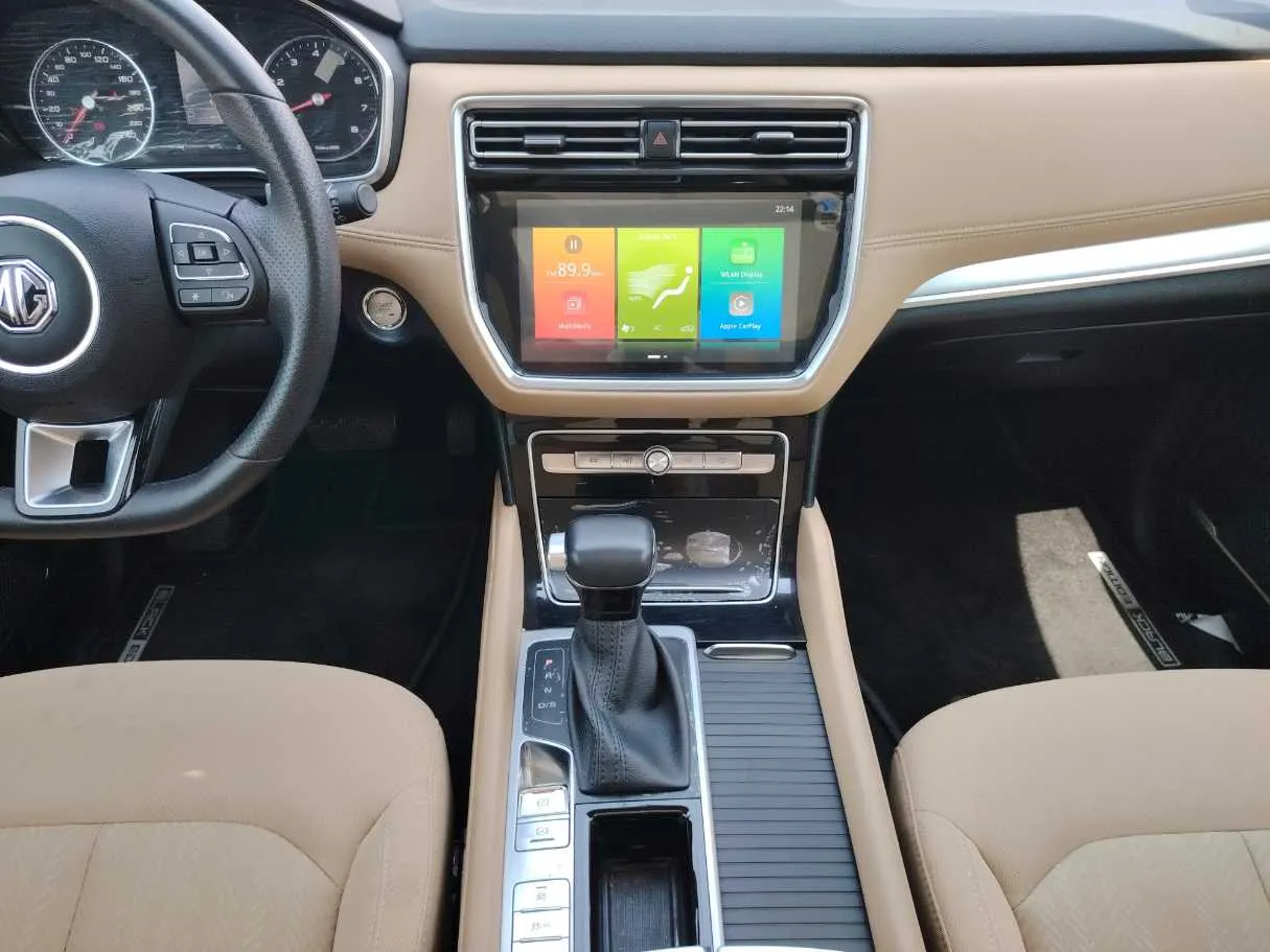 Car image 18