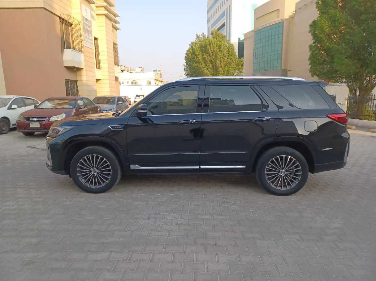 Car image 8