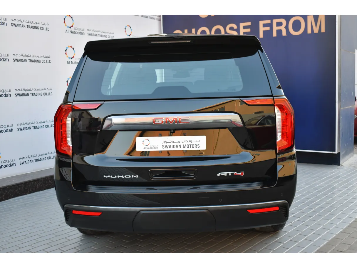 Car image 4