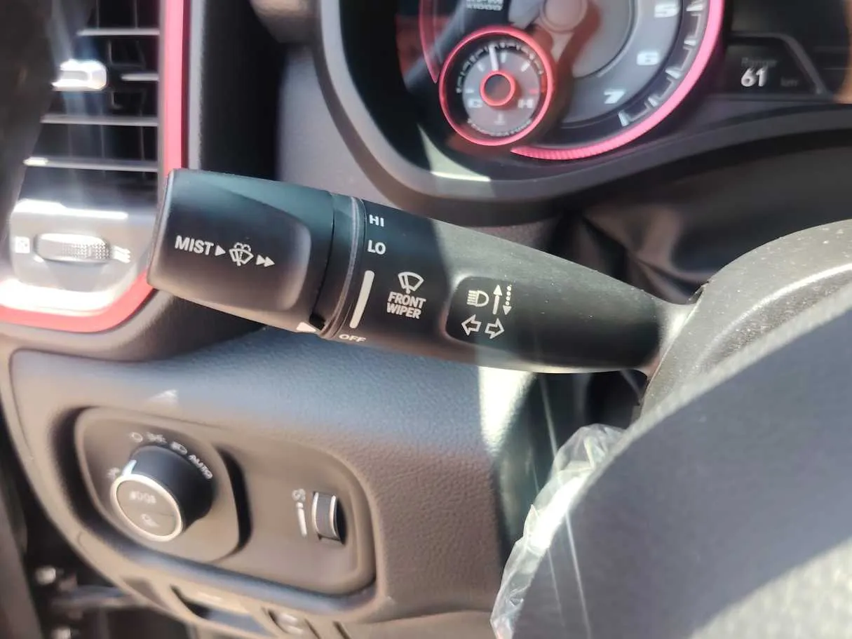 Car image 34